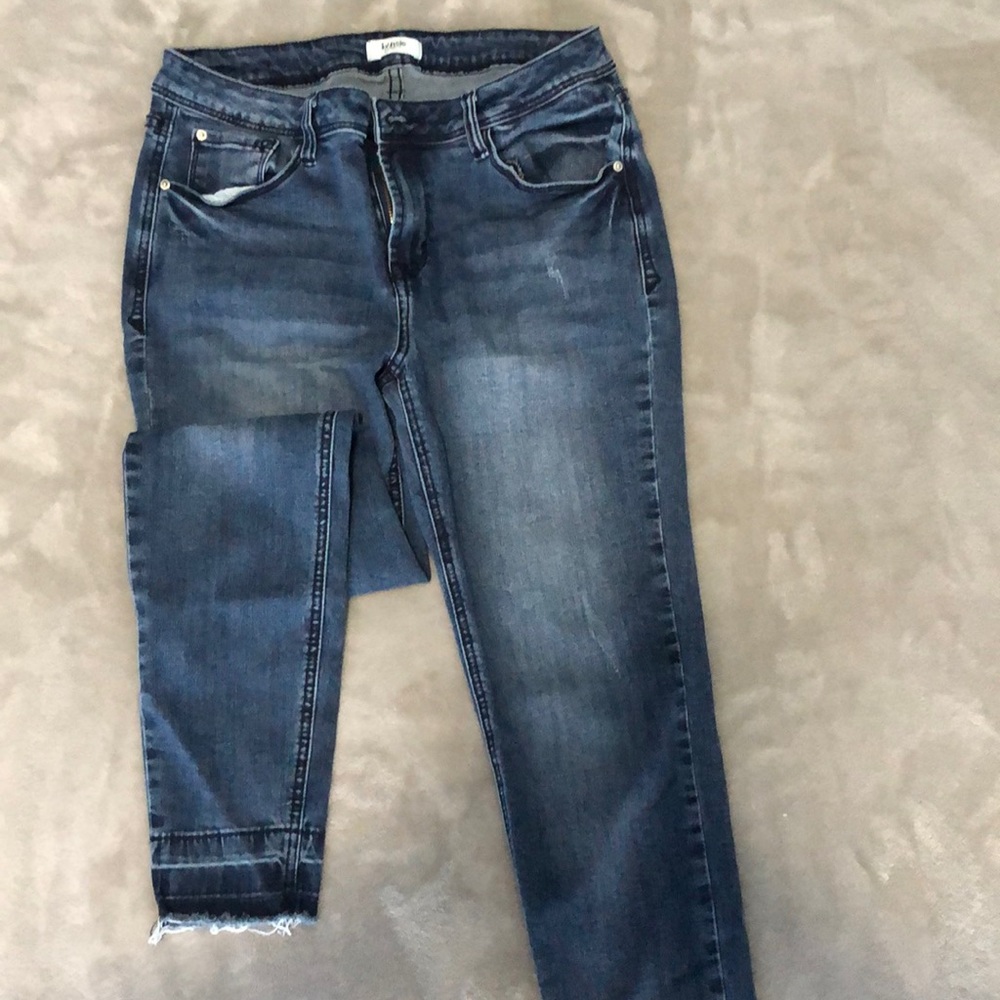 Skinny Kensie Jeans